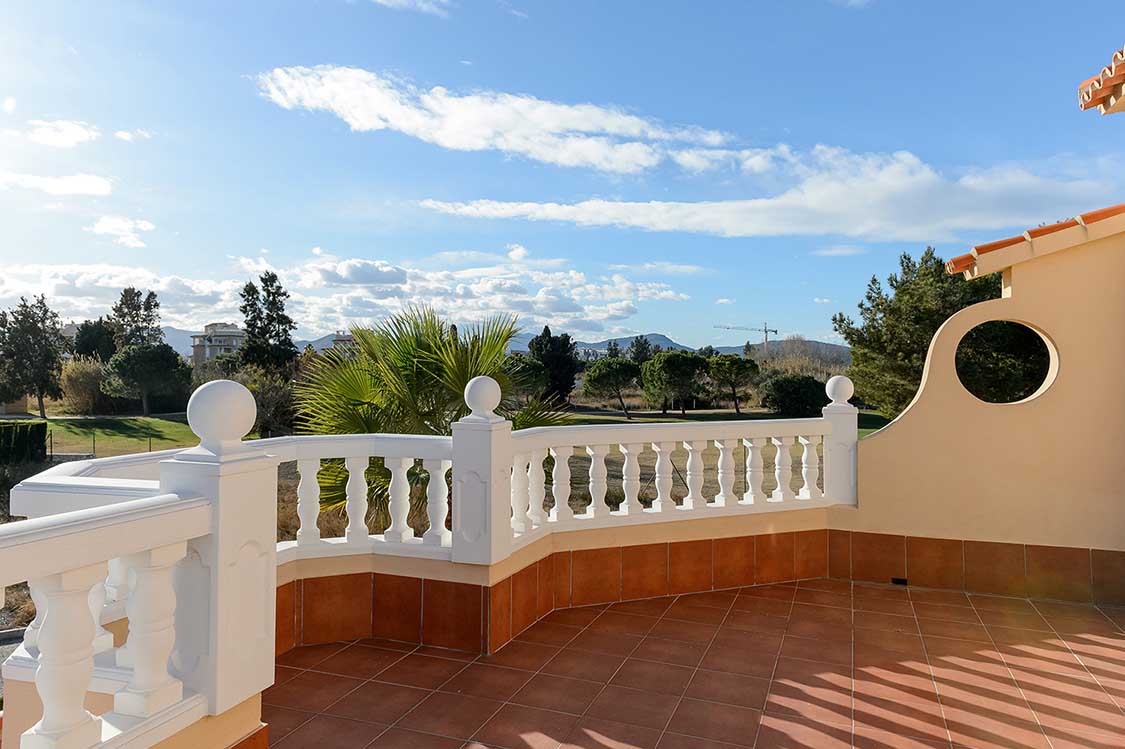 Terraza de la villa en Oliva Nova